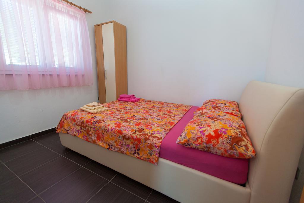 Apartments Loncar جادرانوفو الغرفة الصورة